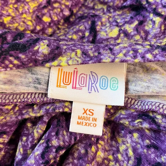 Lularoe Stretchy Tee - Picture 3 of 3